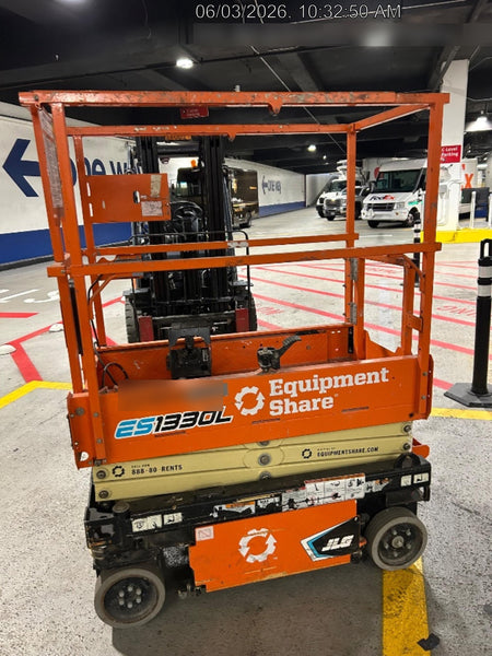 2022 JLG ES1330L