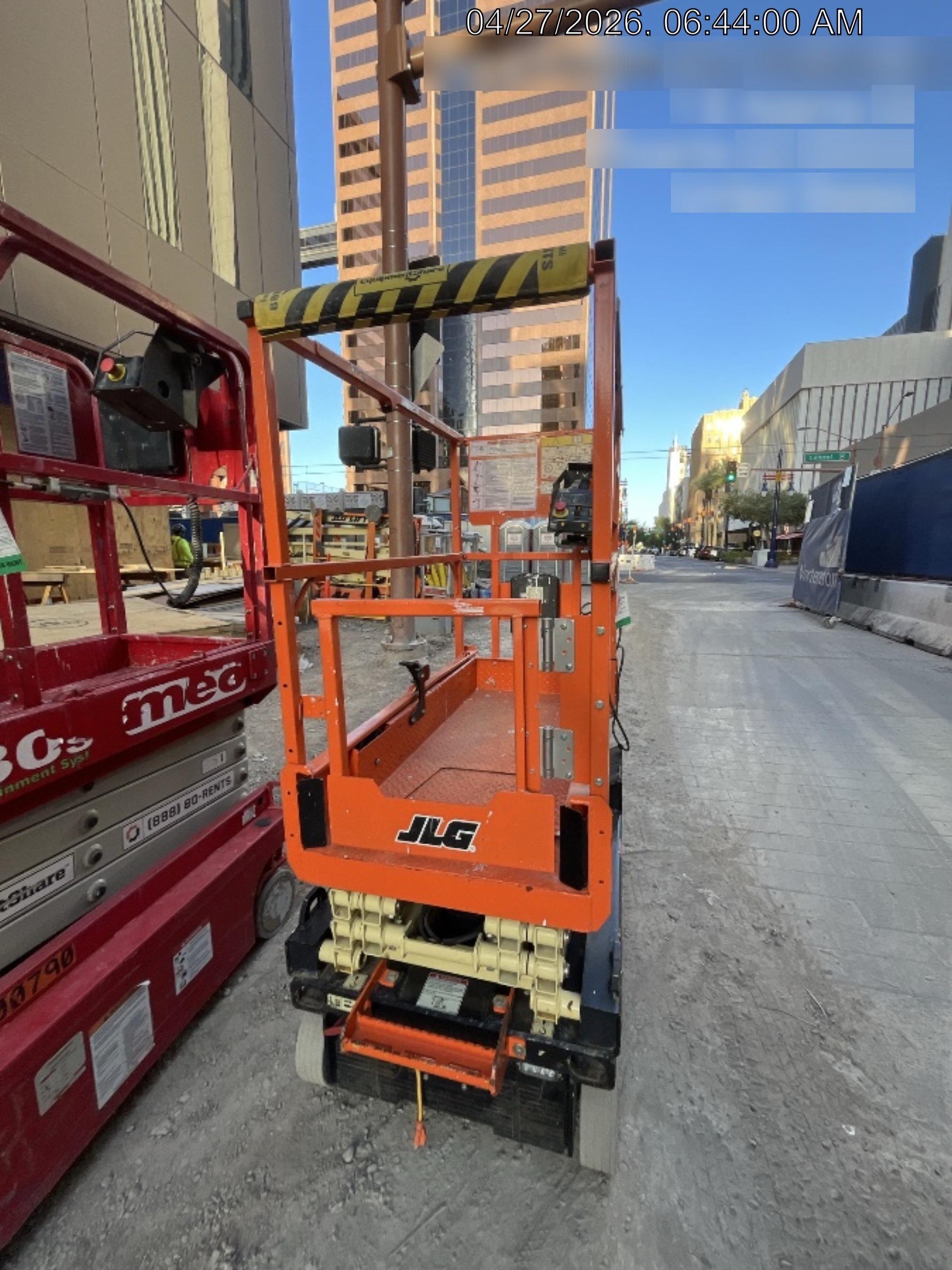 2021 JLG ES1330L