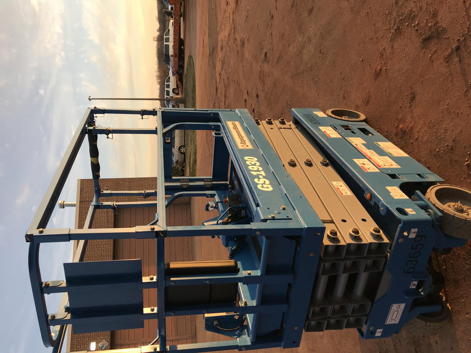 2020 Genie GS-1930 Solid Non Marking Tires, Beacon, Folding rails with half height swing gate