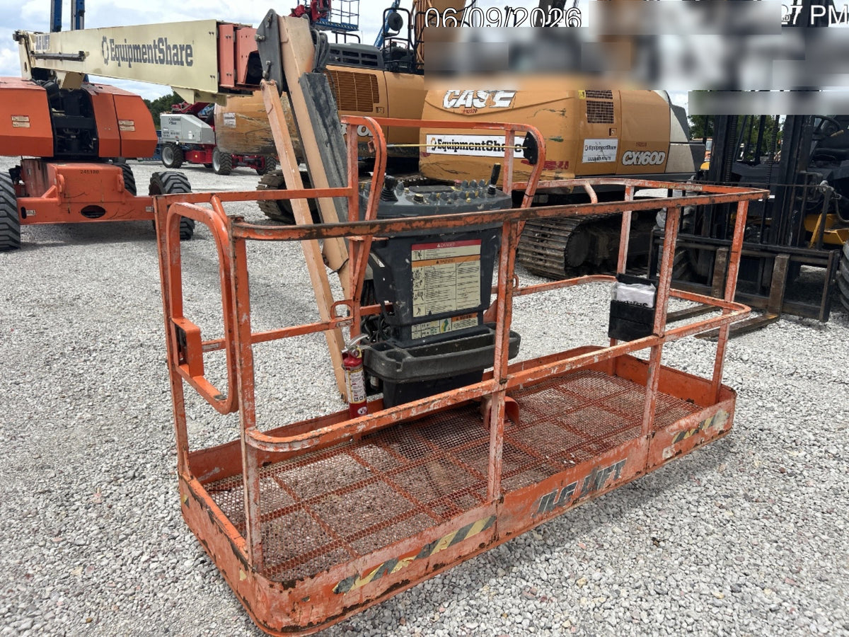 2022 JLG 860SJ