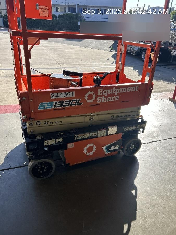 2022 JLG ES1330L