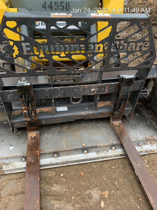 2020 EMKAY 48" Pallet Forks - Emkay