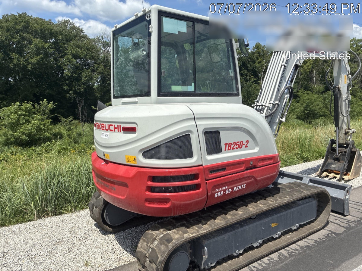 2025 TAKEUCHI TB250-2CR