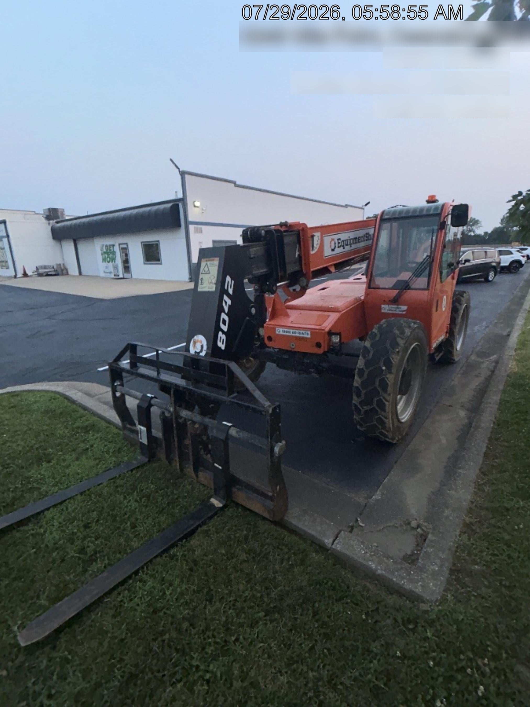 2022 SKYTRAK 8042