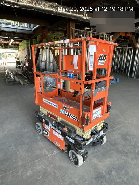 2022 JLG ES1330L