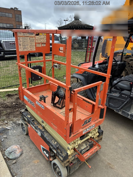 2021 JLG ES1330L