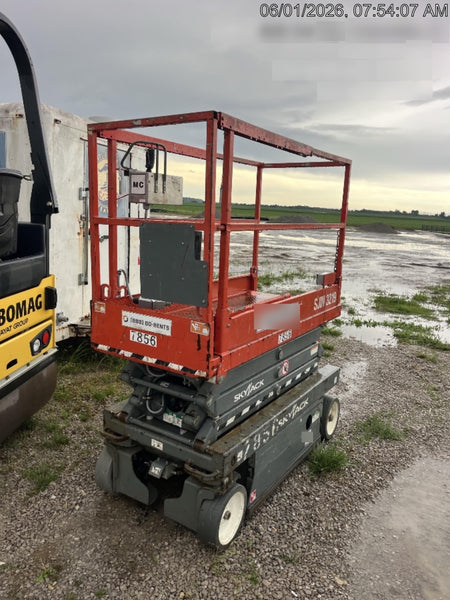 2018 Skyjack SJIII-3219 Skyjack SJIII3219 Scissor Lift w/Trojan Batteries