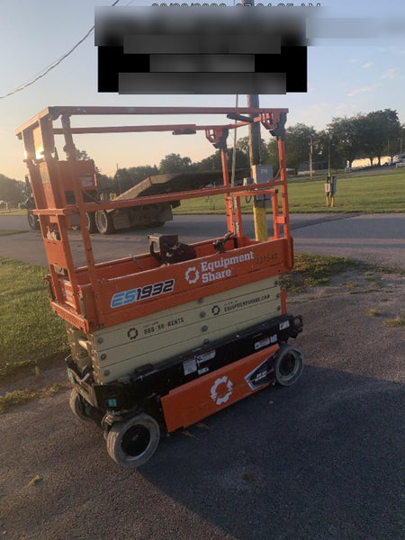 2022 JLG ES1932