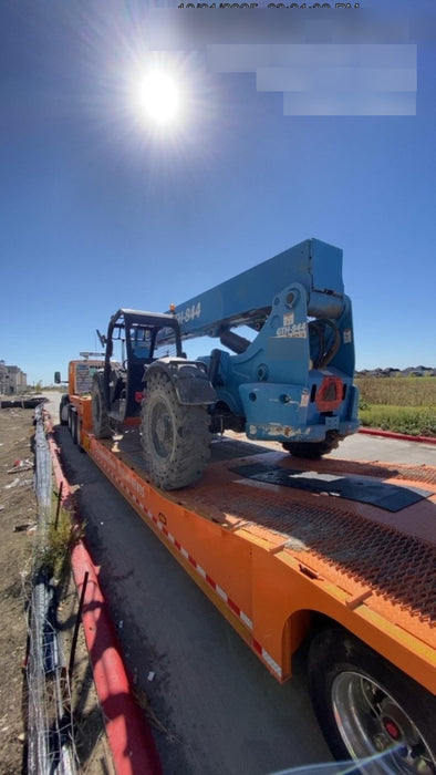 2018 Genie GTH-844 GTH-844 w/Open ROPS, Solid Tires, beacon/work lights, 60" carriage/forks