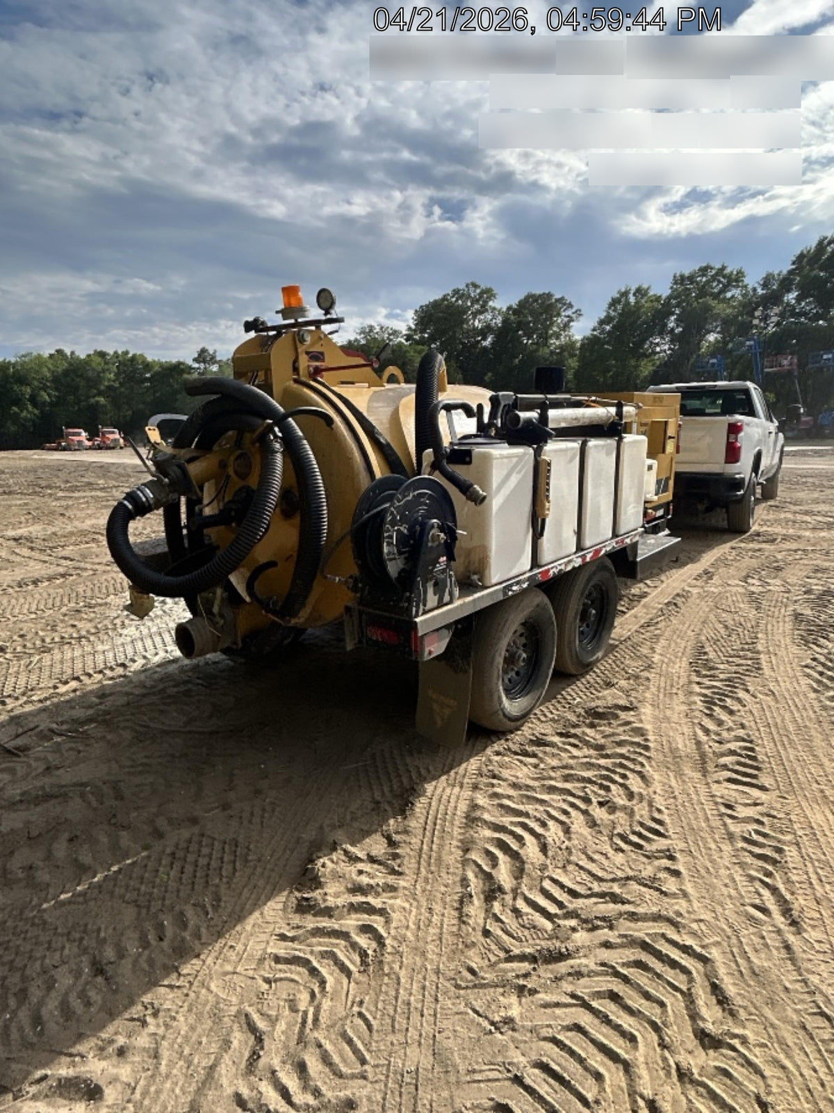 2022 VAC-TRON LP573XDT