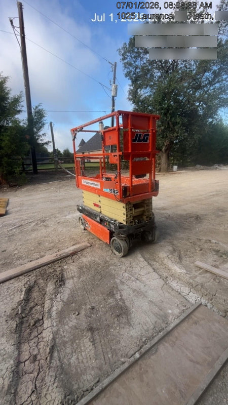 2021 JLG ES1932