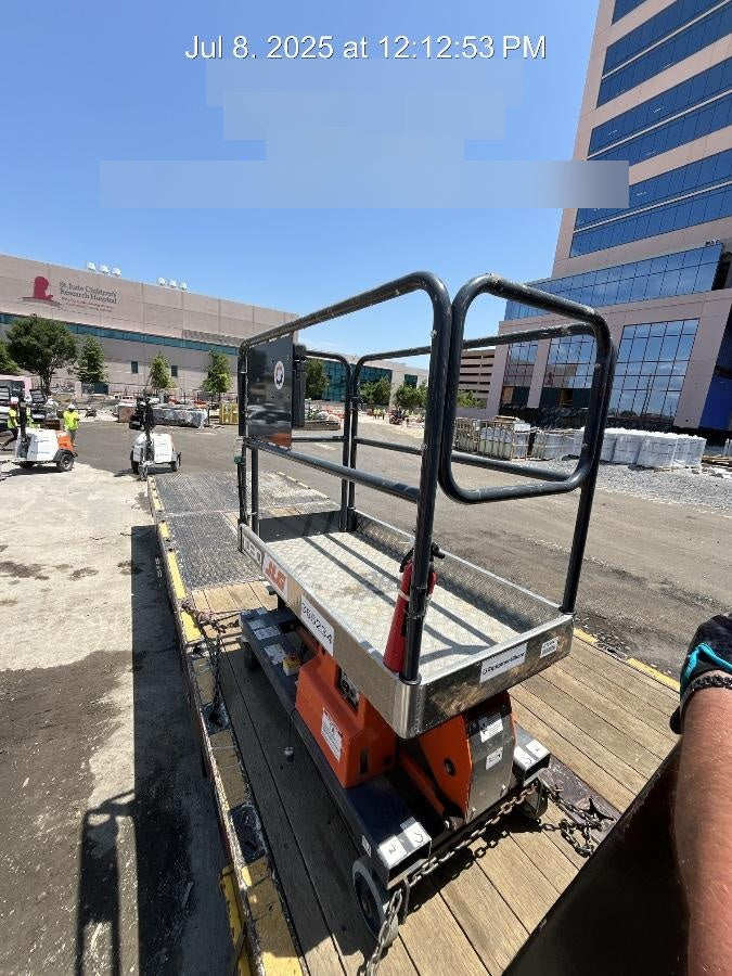 2023 JLG 1030P