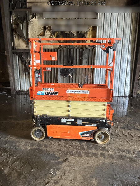 2021 JLG ES1932