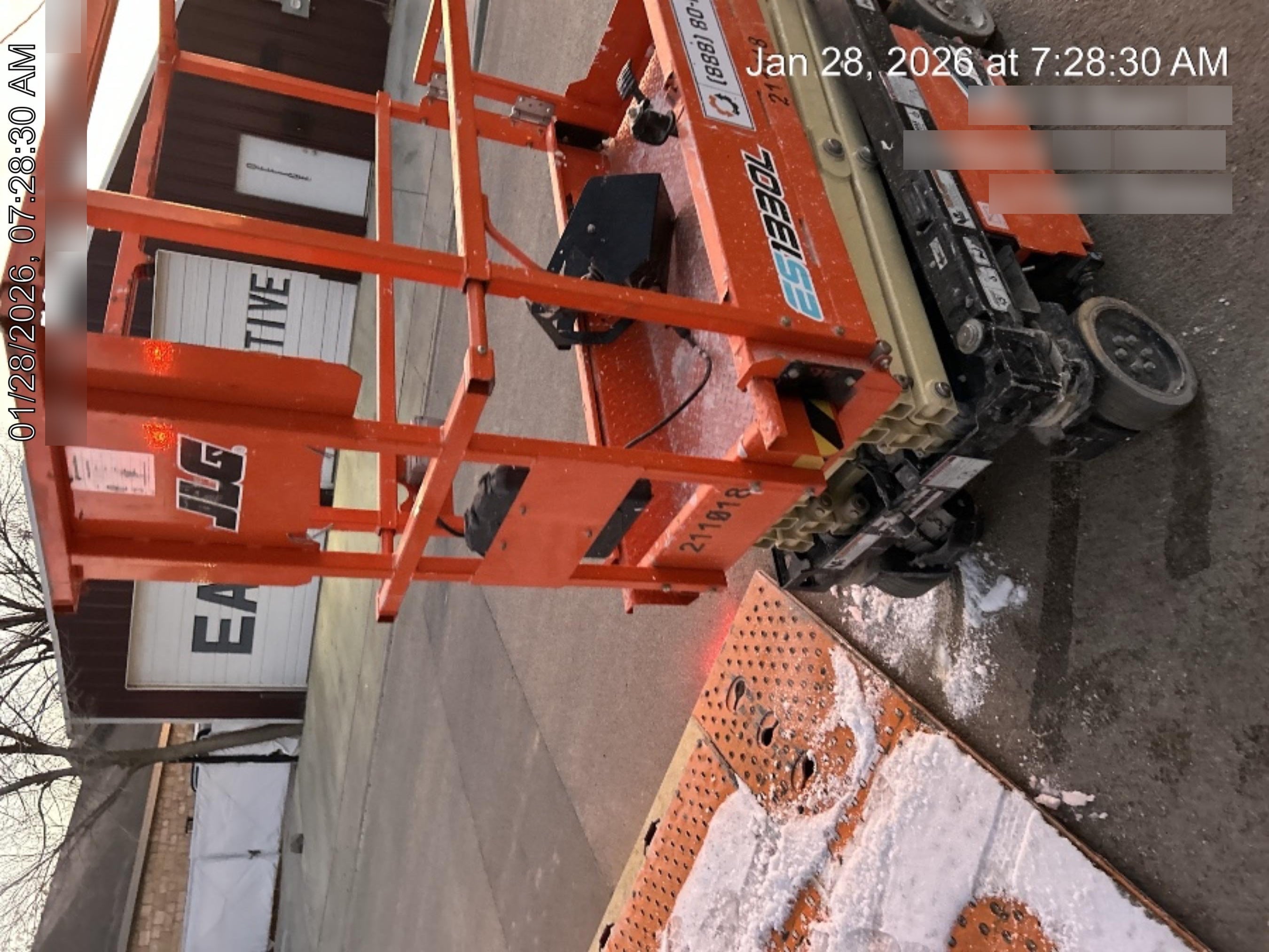 2022 JLG ES1330L