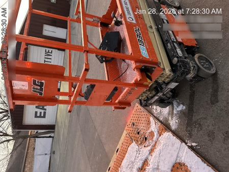 2022 JLG ES1330L
