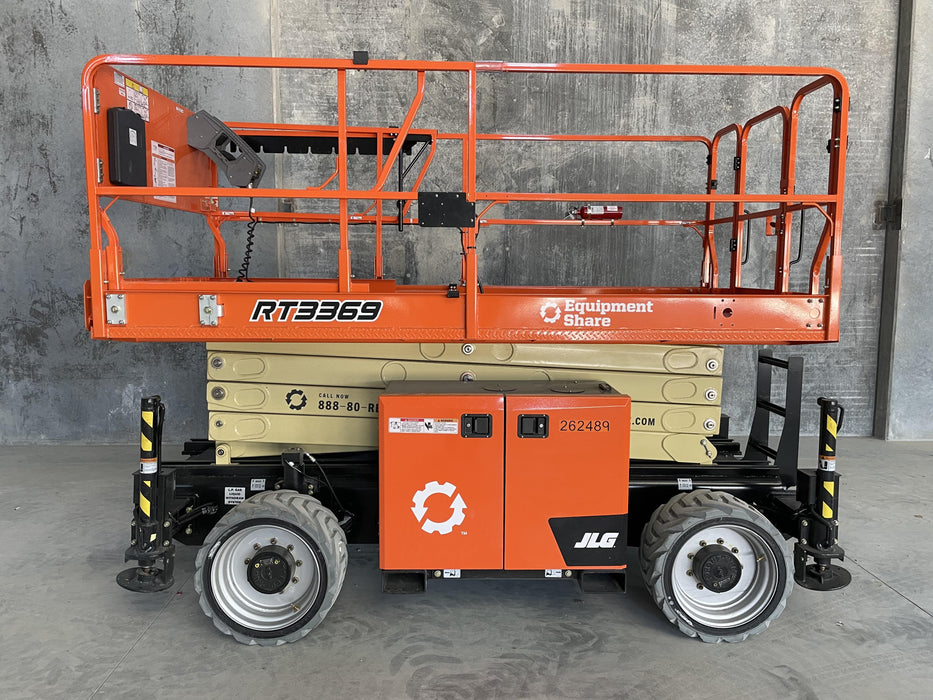 2022 JLG RT3369