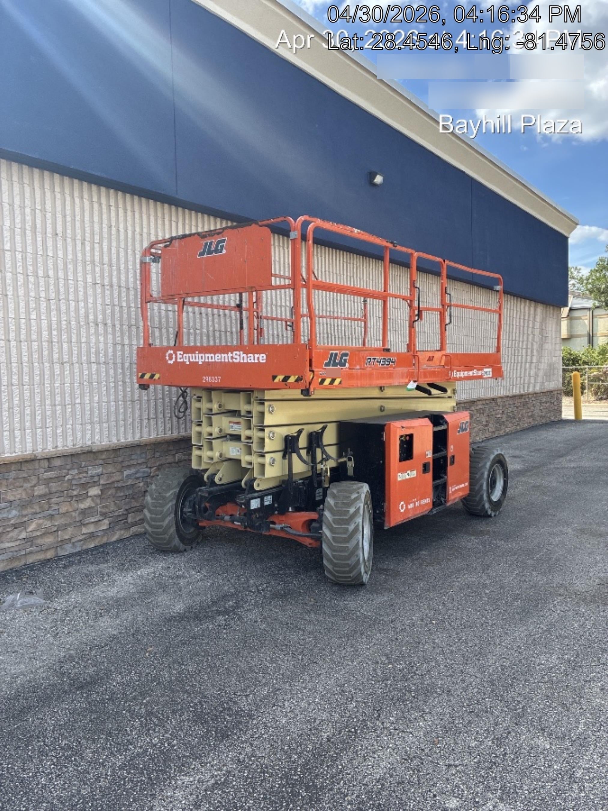 2023 JLG RT4394