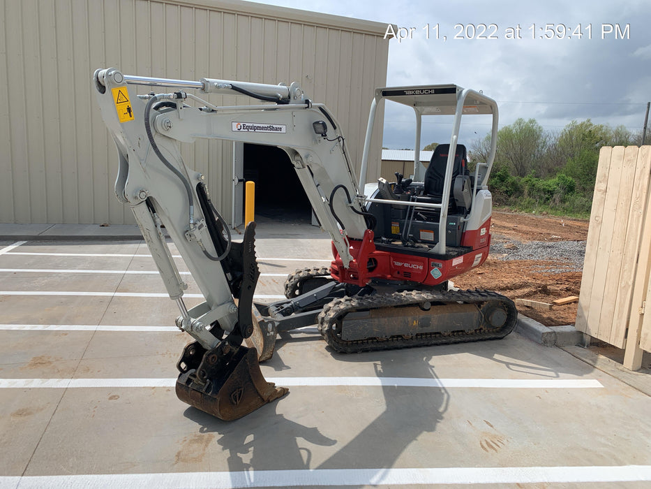 2021 TAKEUCHI TB235-2R