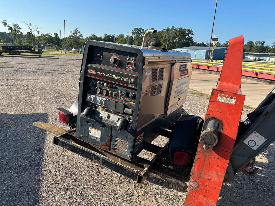 2019 Lincoln Electric Vantage 322 Lincoln Vantage 322 Welder w/Trailer, Light Kit, Cable Rack
