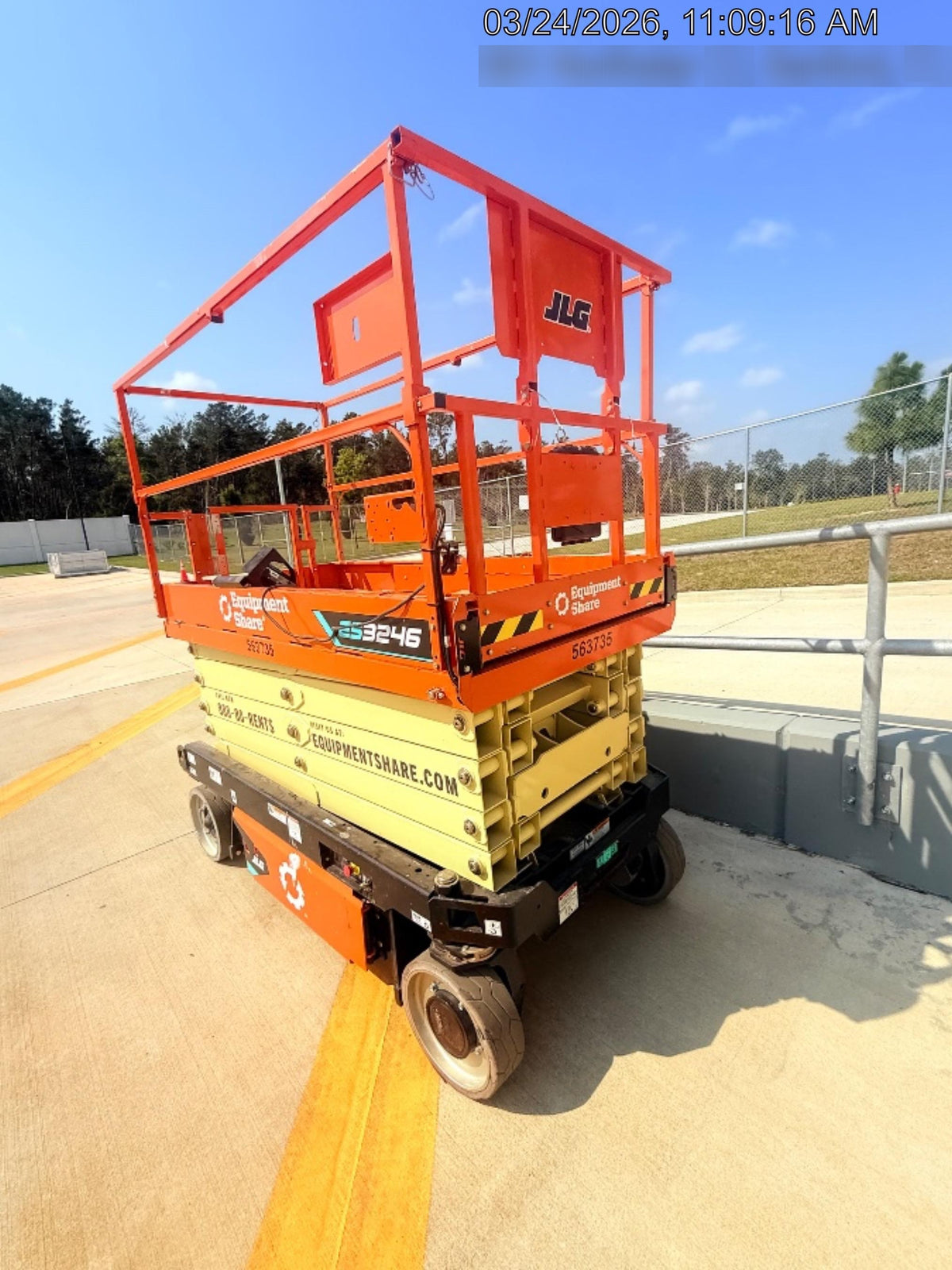 2025 JLG ES3246