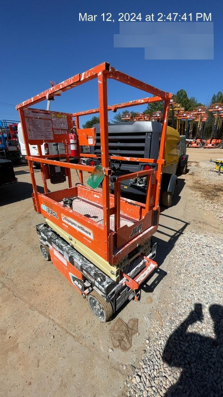 2021 JLG ES1330L