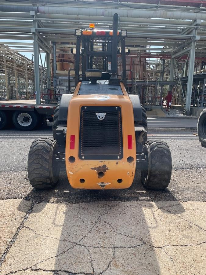 2023 CASE 588H