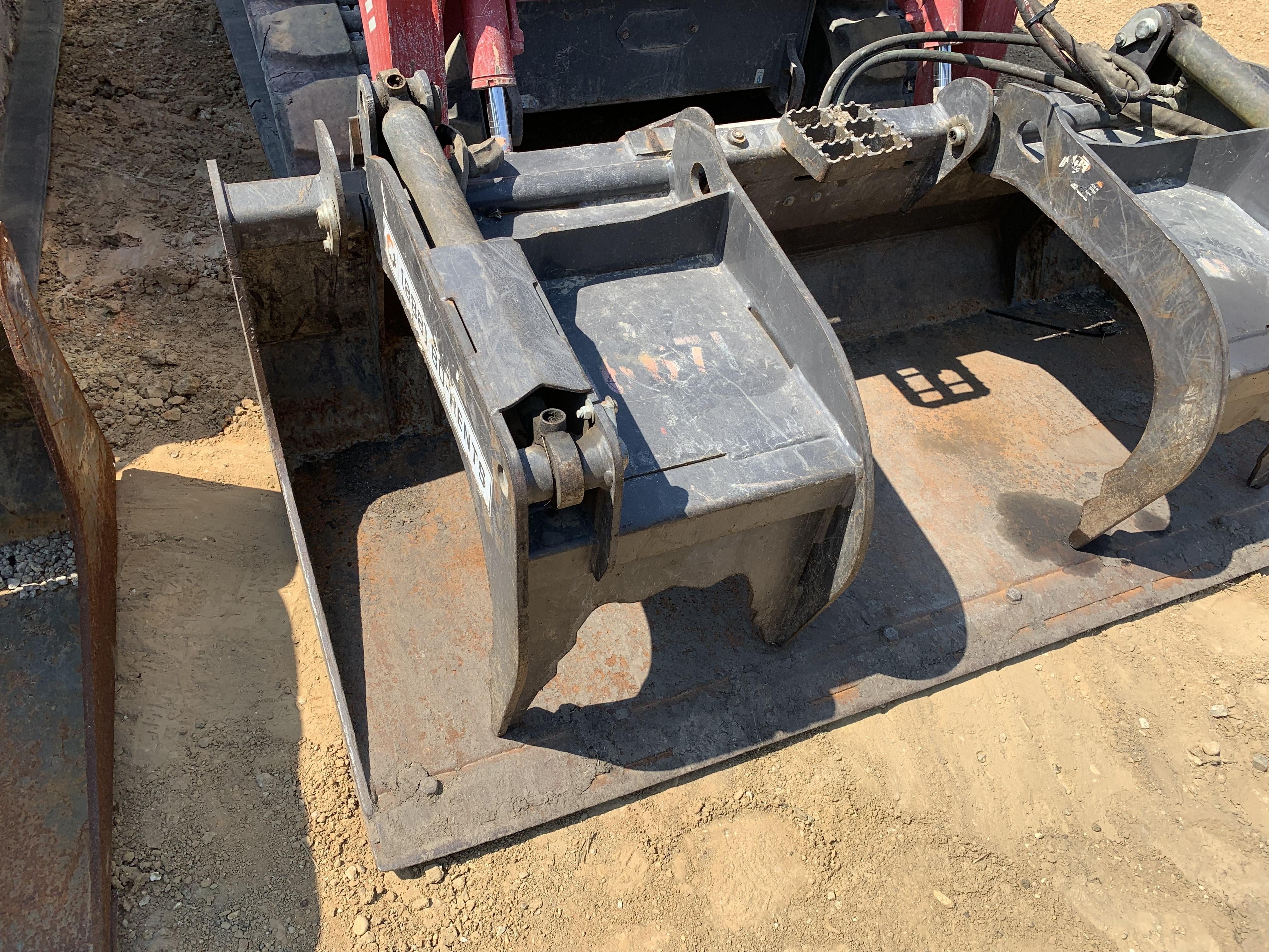 2018 PALADIN 76" Scrap Grapple Bucket - Paladin