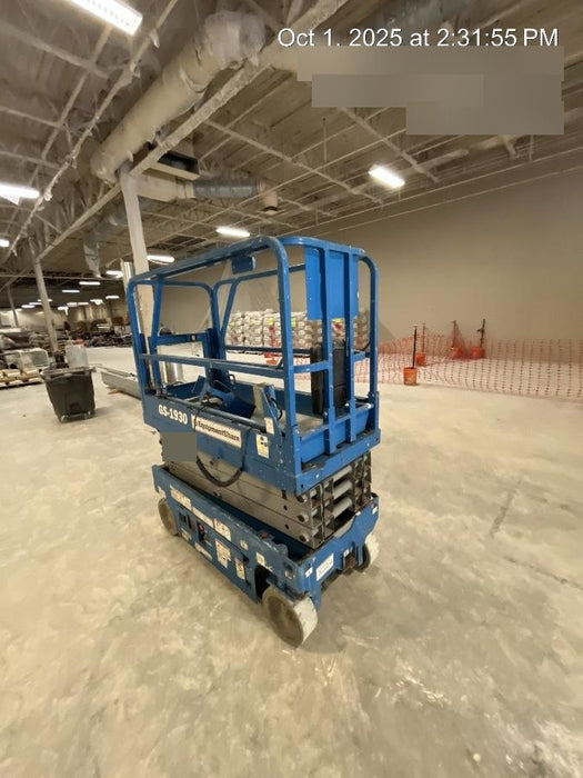 2020 Genie GS-1930 Solid Non Marking Tires, Beacon, Folding rails with half height swing gate