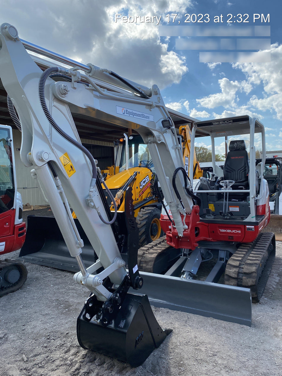 2023 TAKEUCHI TB250-2R