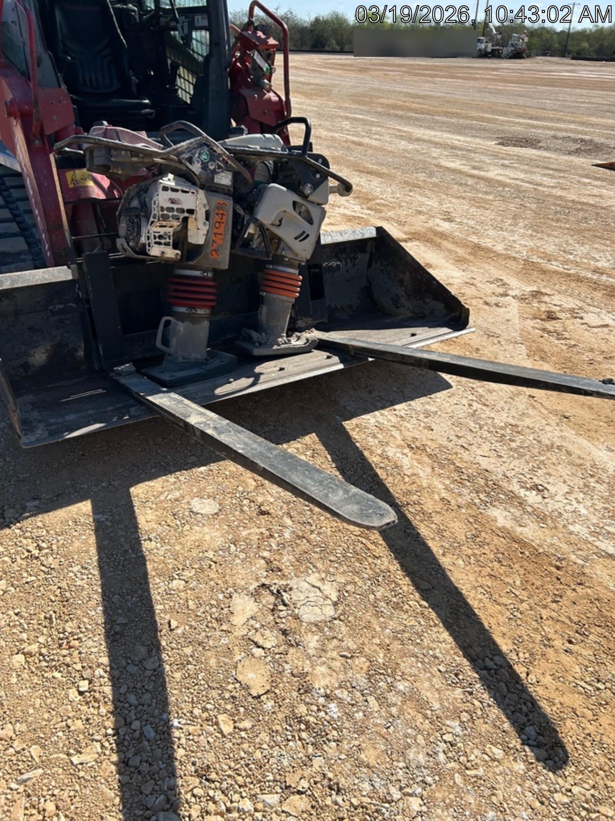 2025 ARROW MATERIAL HANDLING 24" Pallet Fork Frame