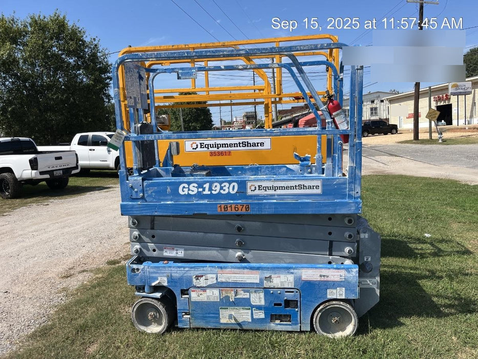 2020 Genie GS-1930 Fixed rails with chain entry gate - Pre A92.20