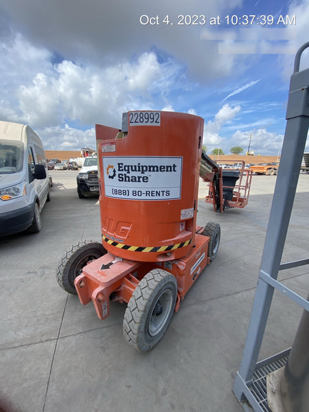 2022 JLG E300AJP