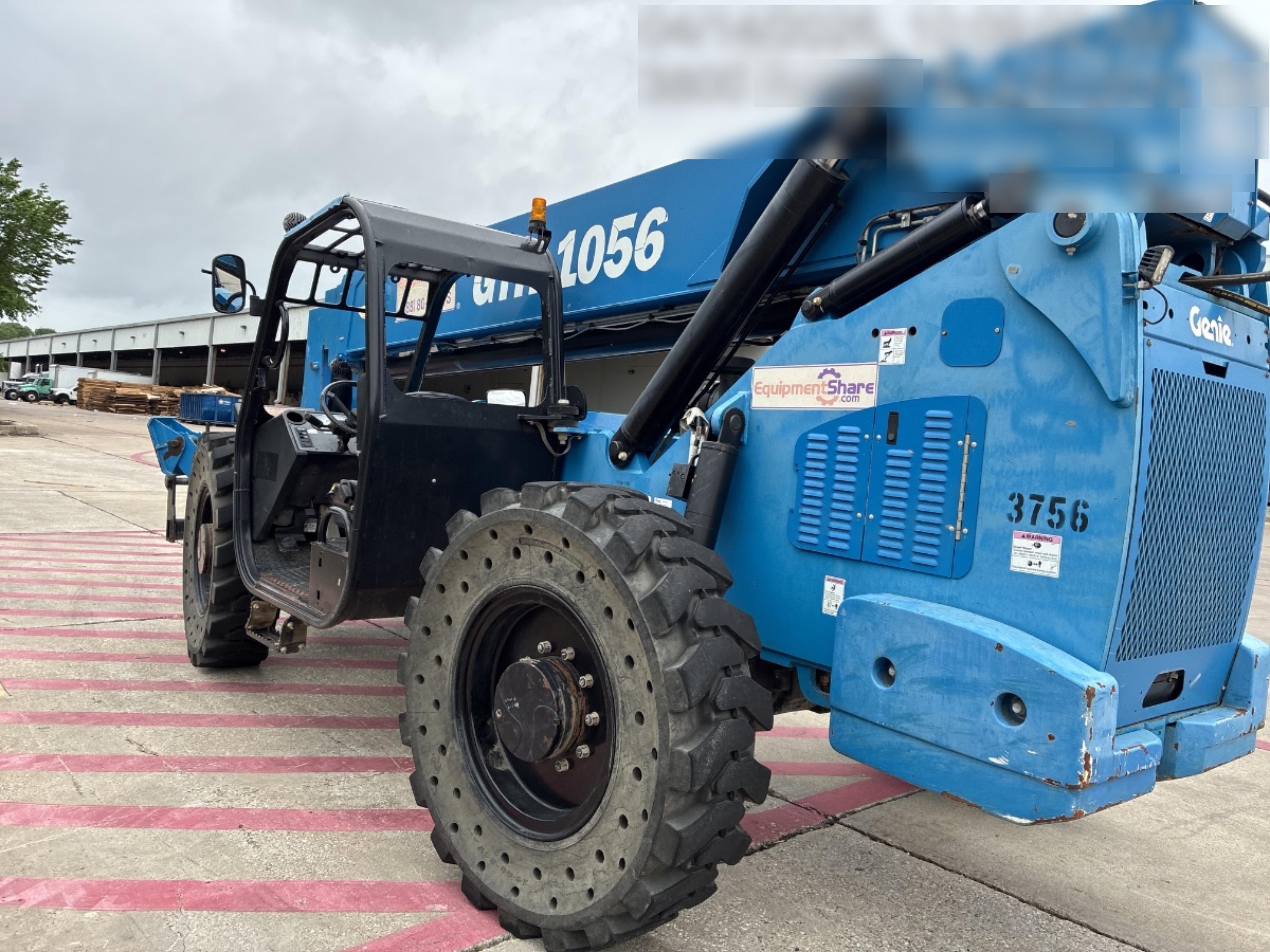 2017 GENIE GTH-1056
