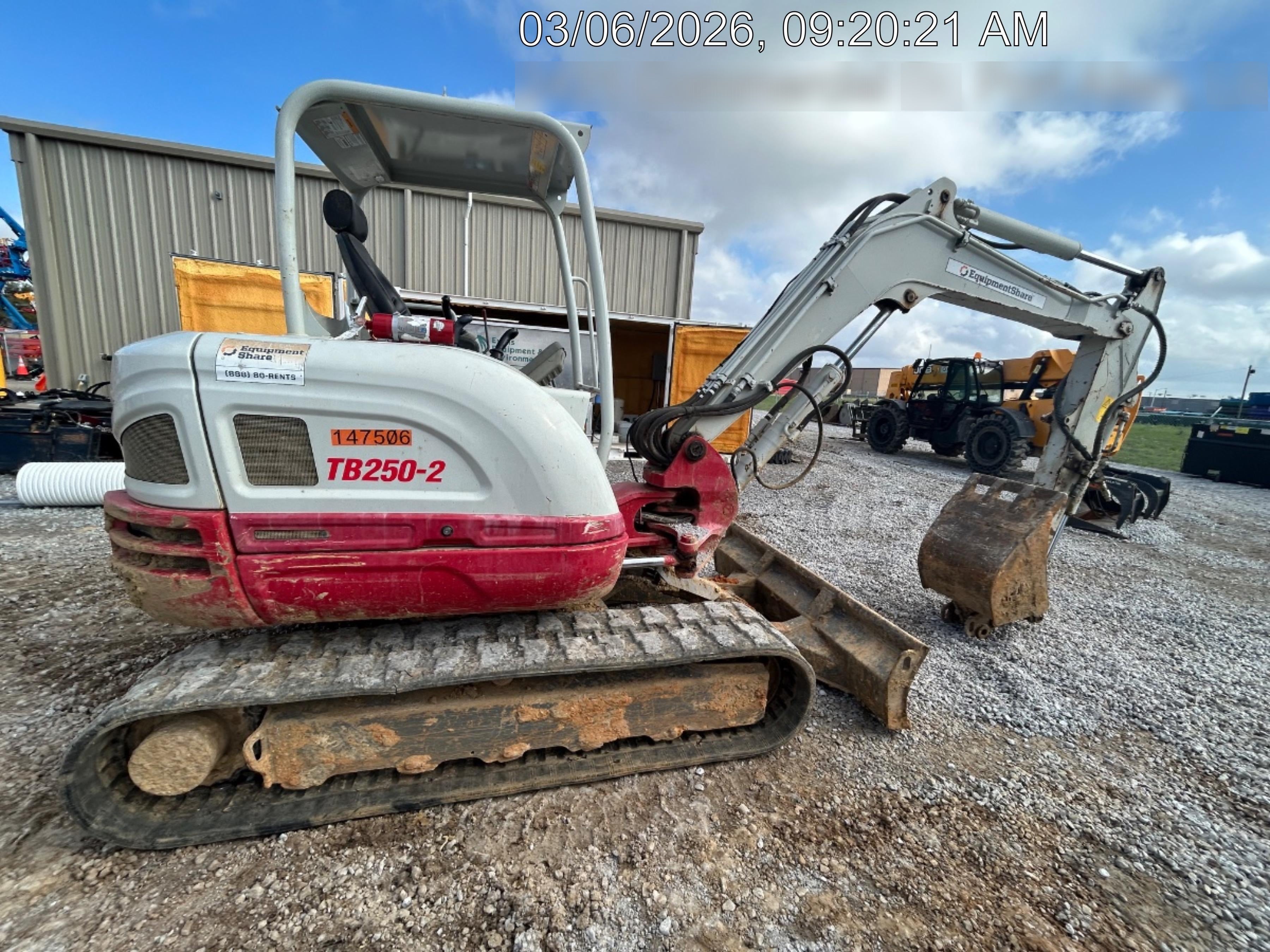 2021 TAKEUCHI TB250-2