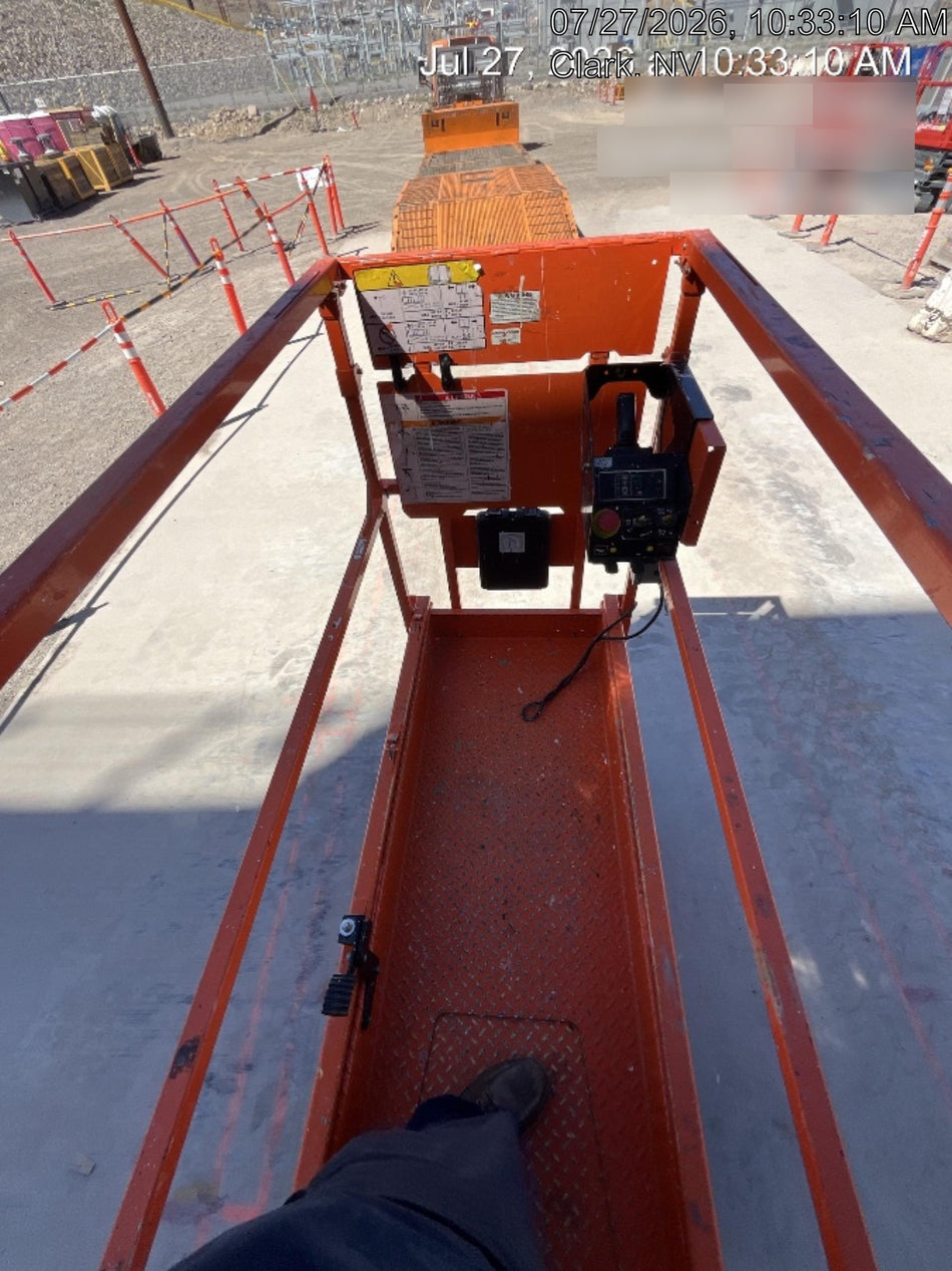 2024 JLG ES1932