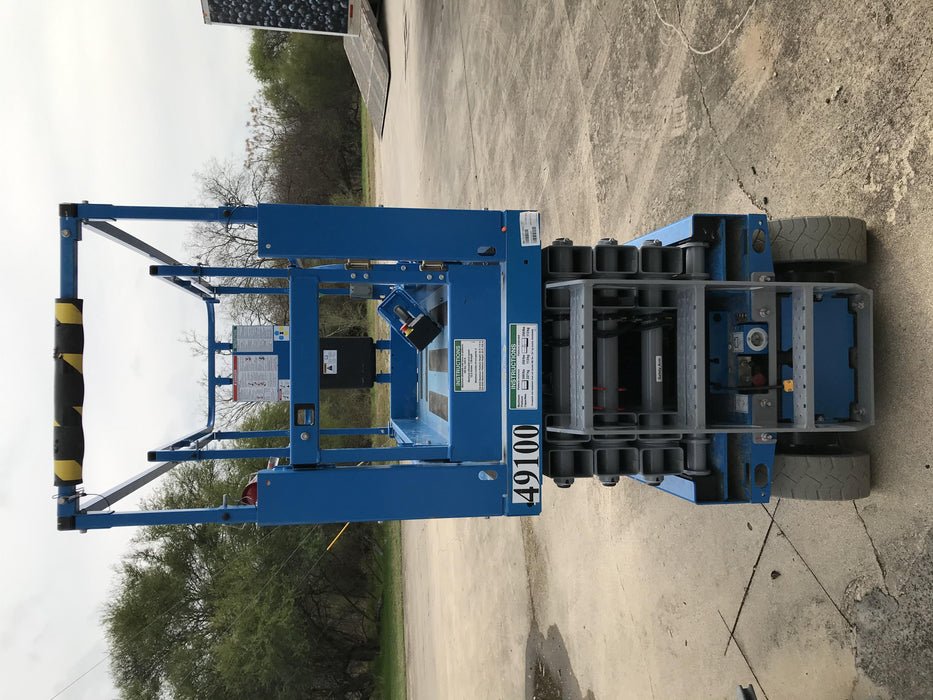 2019 Genie GS-2632 Folding rails with half height swing gate