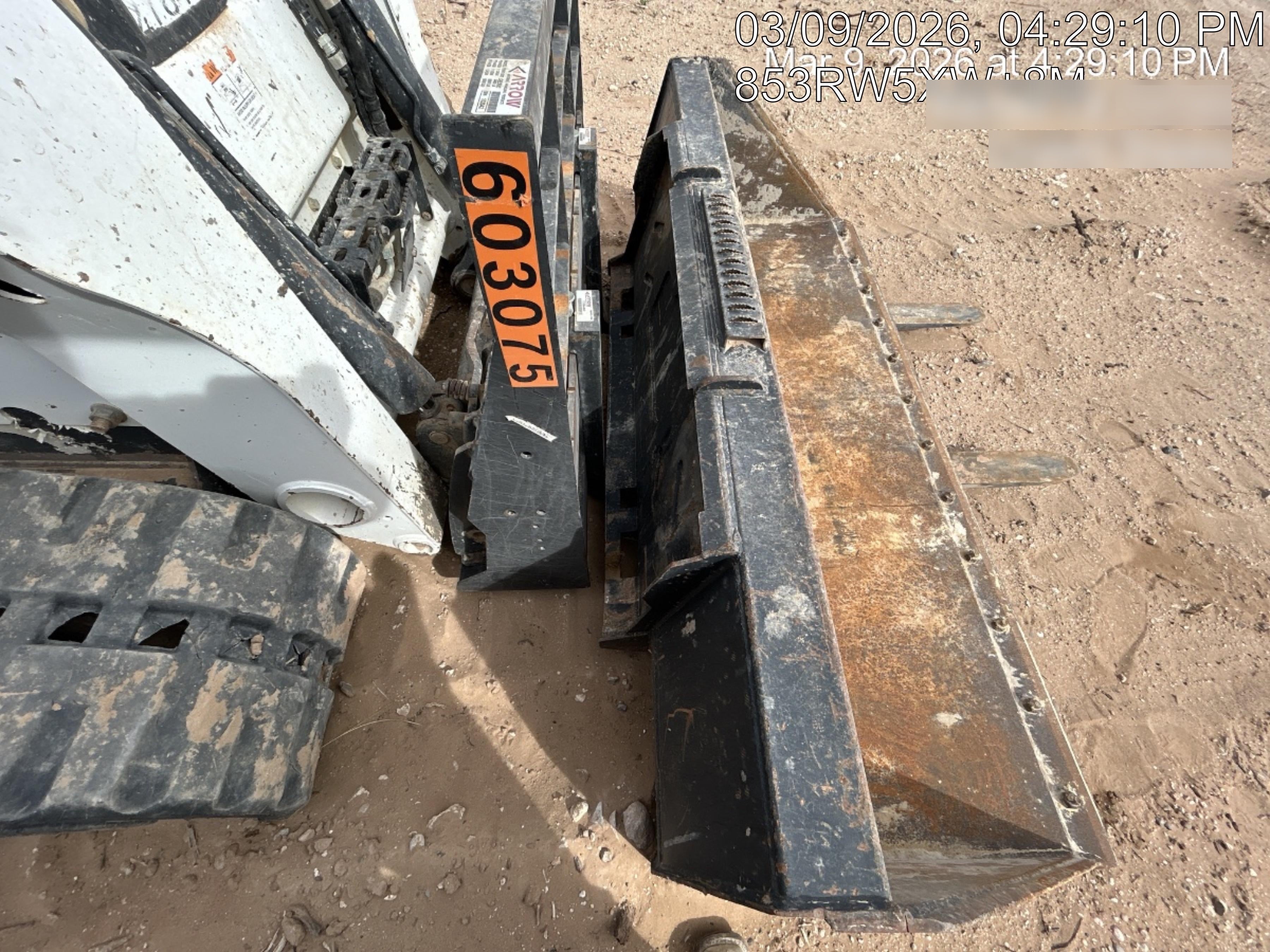 2025 ARROW MATERIAL HANDLING 24" Pallet Fork Frame