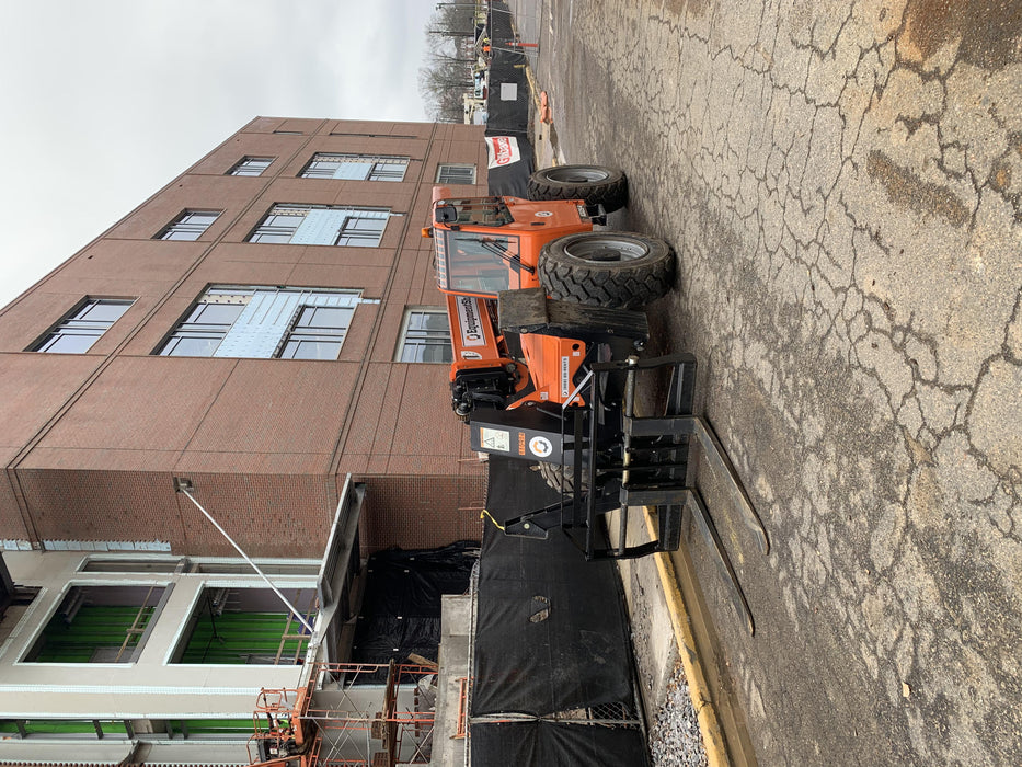 2020 Skytrak 10054 74 Hp, Cab/Heat/Air, FF Tires, Work Lights, Beacon, Aux Hydraulics, Back up Alarm, Lifting Eye, ES Decals