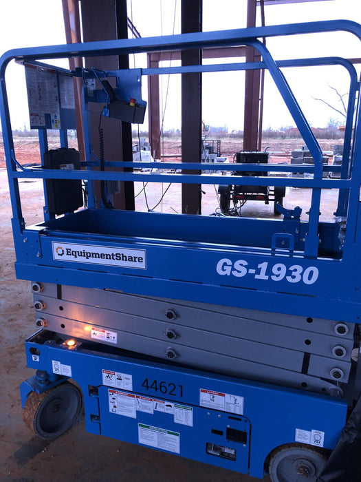 2019 Genie GS-1930 Fixed rails with chain Entry