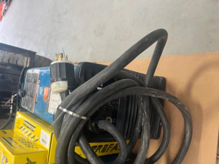 2020 MILLER ELECTRIC Dynasty 210 DX