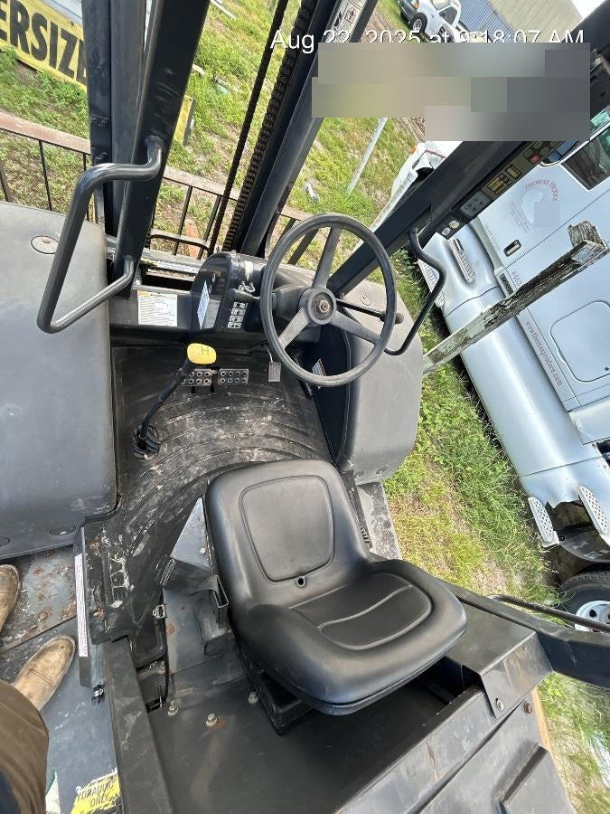 2017 CASE 586H