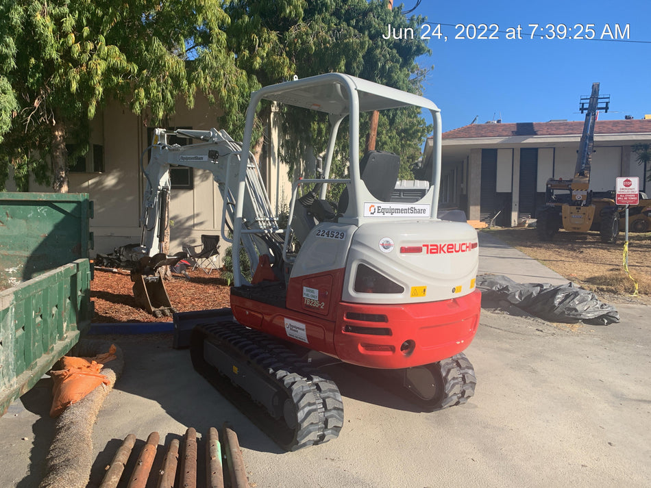 2022 TAKEUCHI TB235-2R