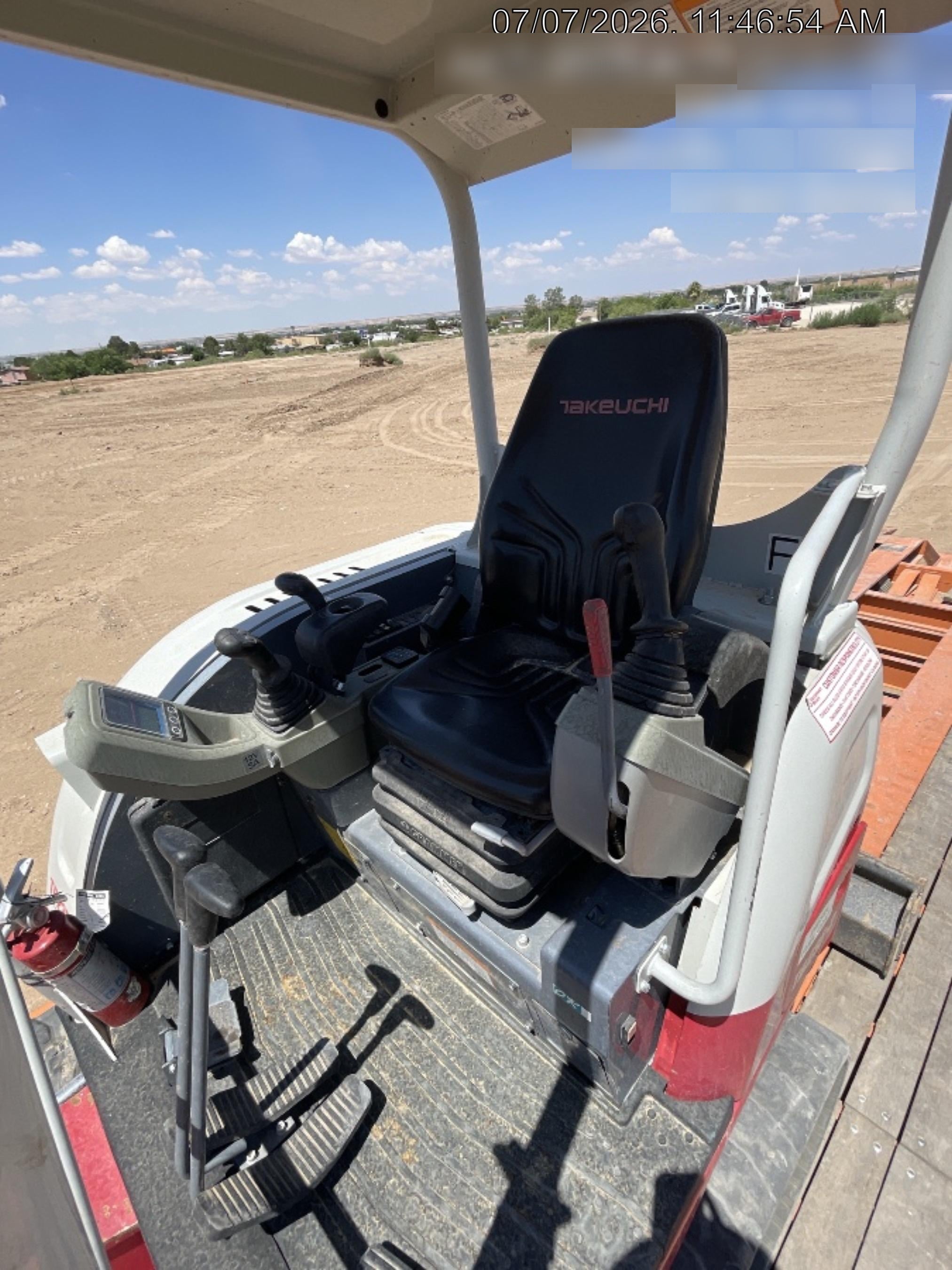 2023 TAKEUCHI TB235-2R