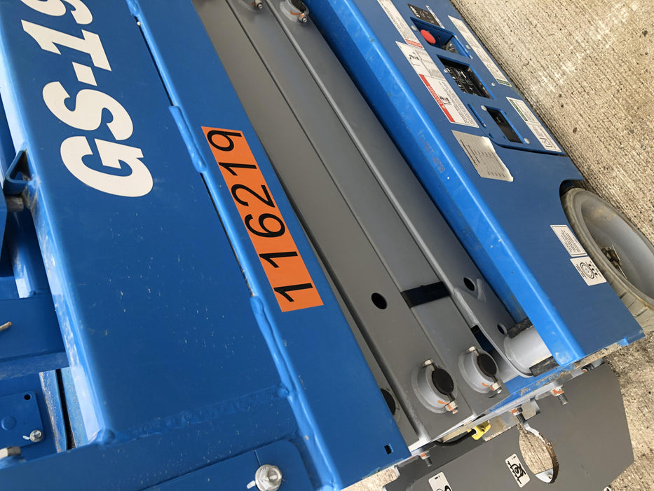 2020 Genie GS-1930 Solid Non Marking Tires, Beacon, Folding rails with half height swing gate