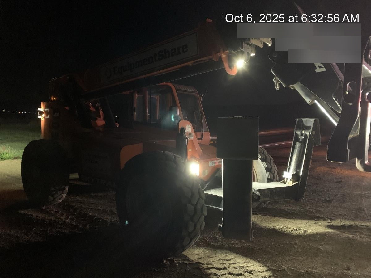 2021 JLG 12054