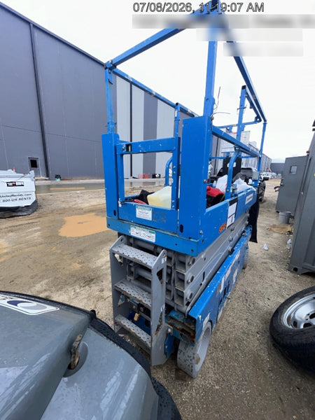 2019 Genie GS-2632 Folding rails with half height swing gate