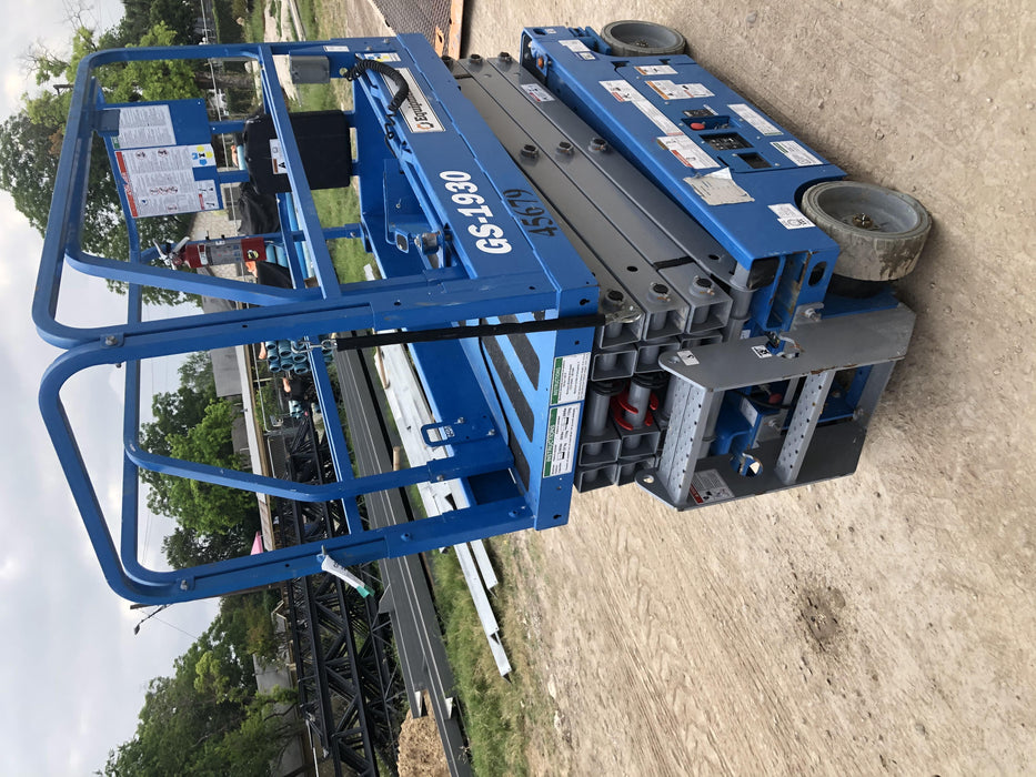 2019 Genie GS-1930 Fixed rails with chain Entry