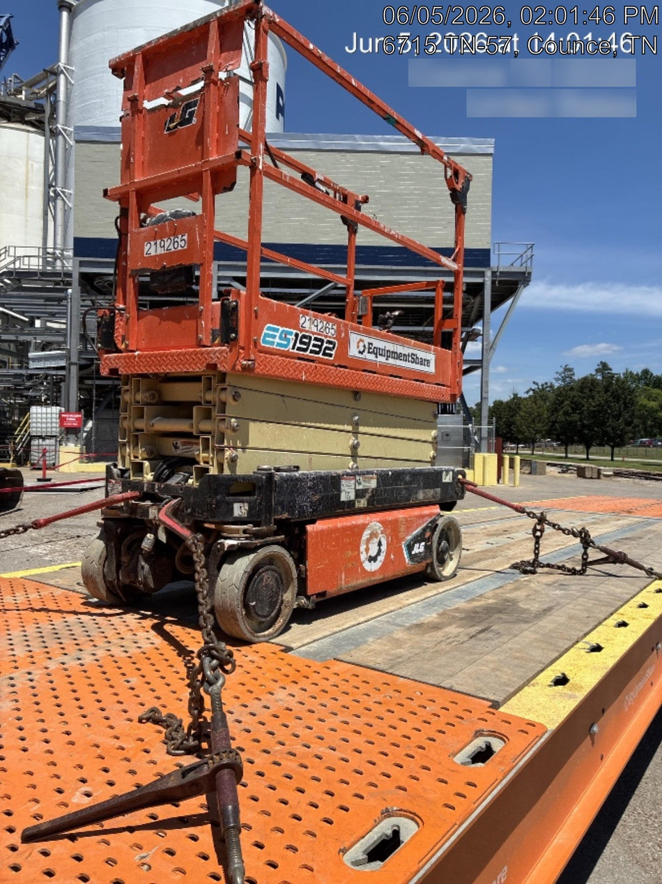 2022 JLG ES1932