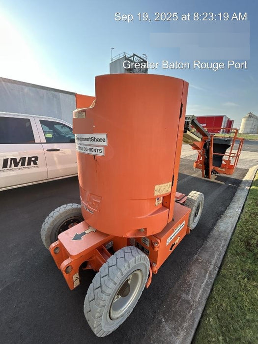 2019 JLG E300AJP
