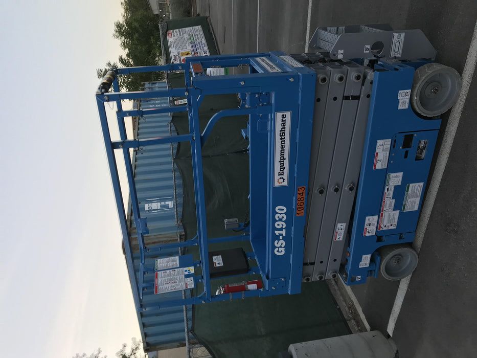 2020 Genie GS-1930 Solid Non Marking Tires, Beacon, Folding rails with half height swing gate, 800W Inverter